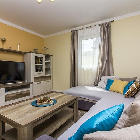 Апартаменты Apartman Maxim Пула Экстерьер фото