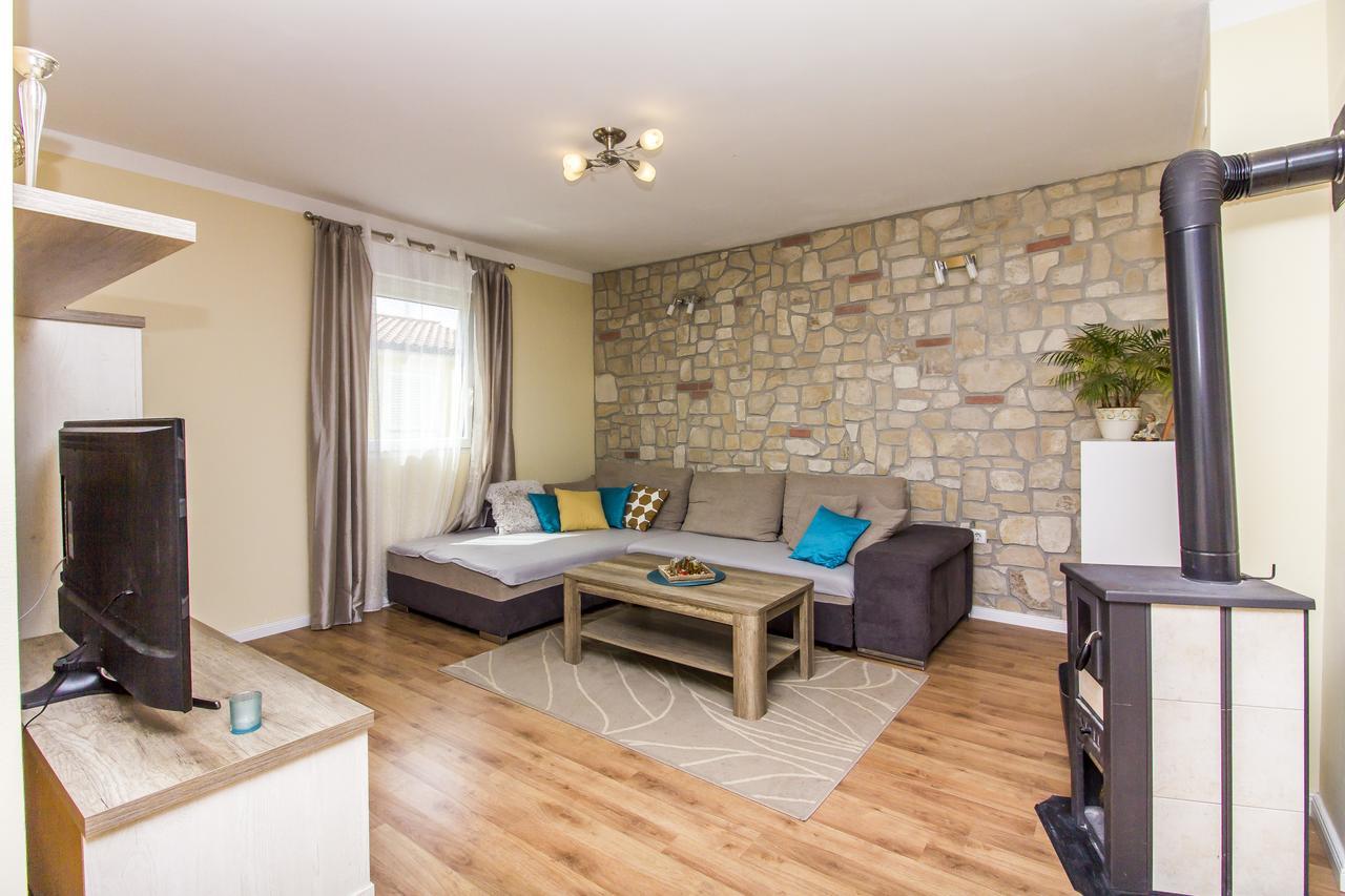 Апартаменты Apartman Maxim Пула Экстерьер фото