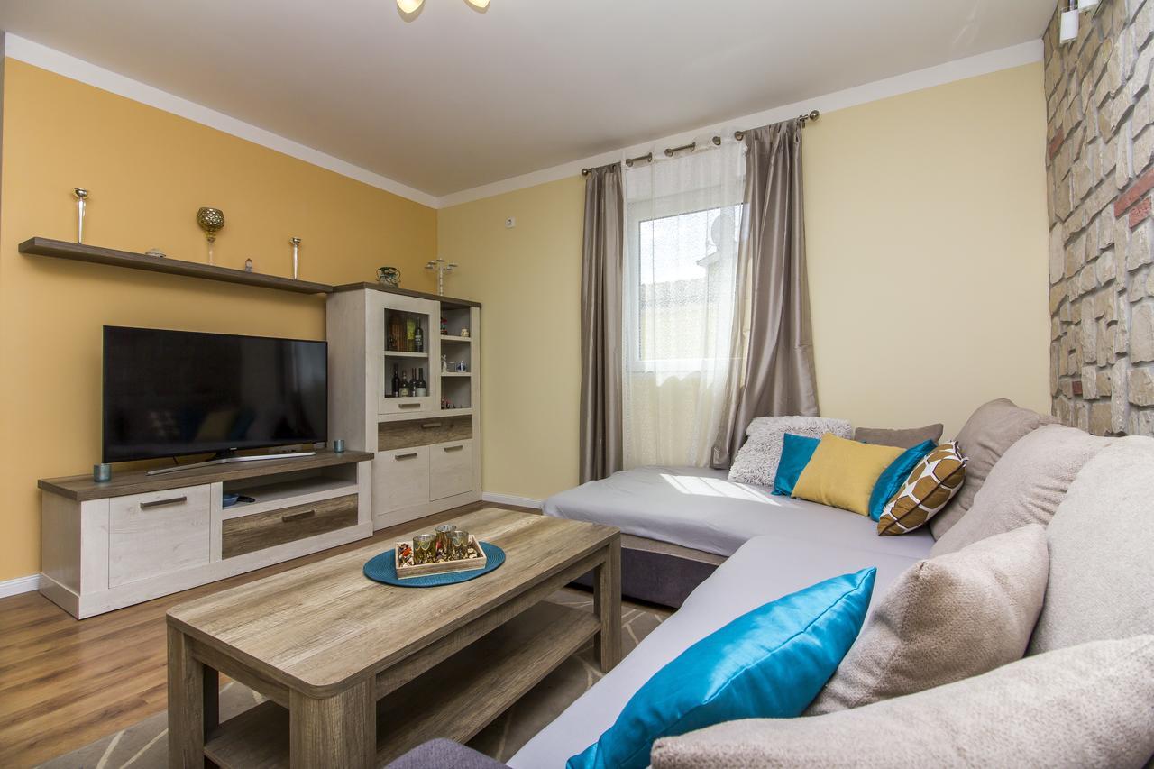Апартаменты Apartman Maxim Пула Экстерьер фото