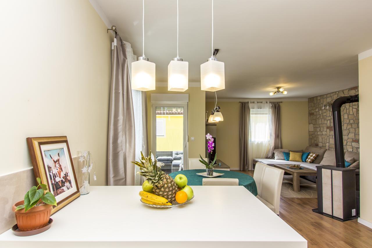 Апартаменты Apartman Maxim Пула Экстерьер фото