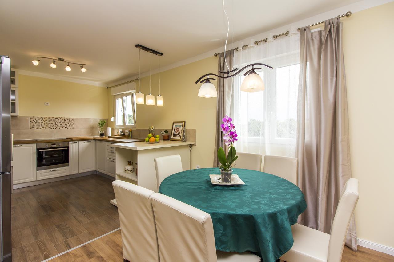Апартаменты Apartman Maxim Пула Экстерьер фото